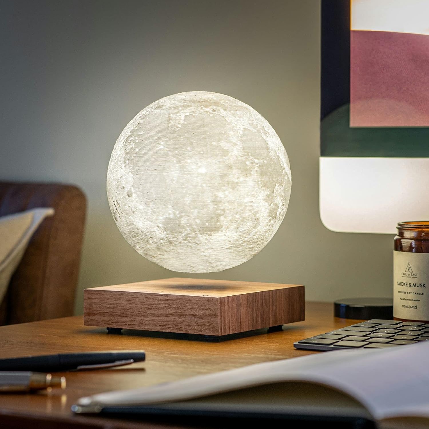 Floating Moon Lamp — Mesmerizing Levitating Lunar Light
