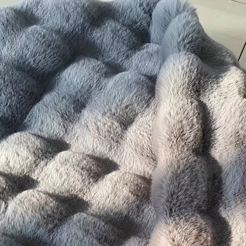 Luxurious Rabbit Faux Fur Round Rug