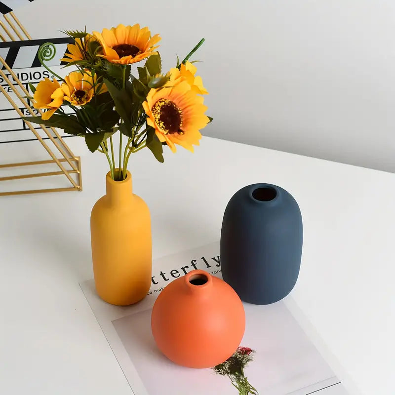 Nordic Ceramic Vase - Sleek Minimalist Home Decor