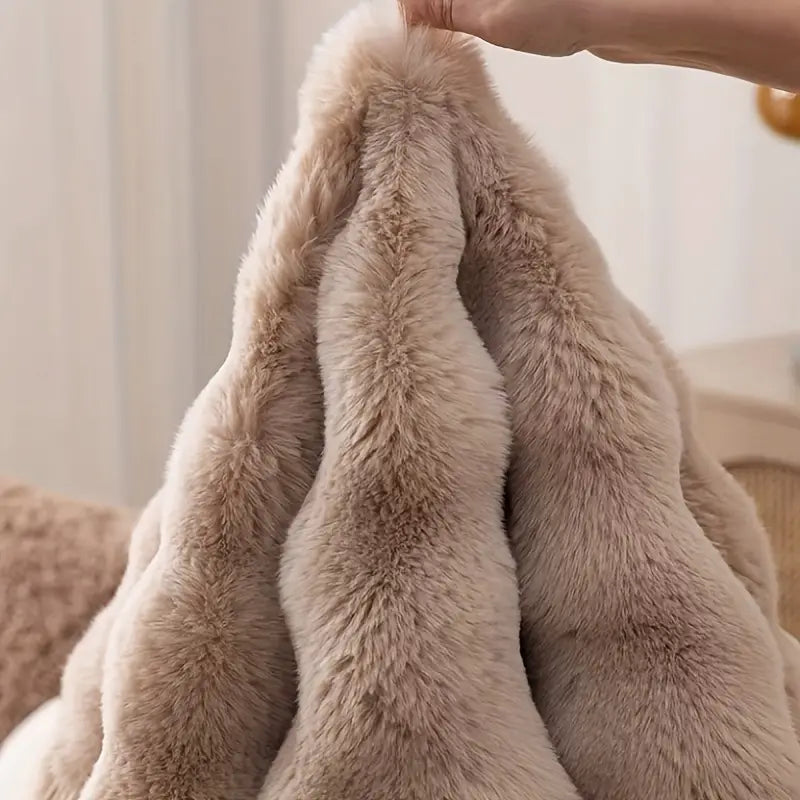 Luxurious Rabbit Faux Fur Round Rug