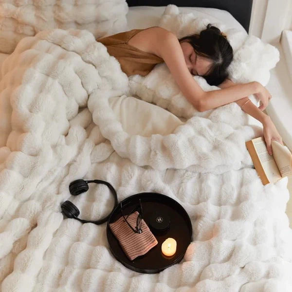 Luxurious Rabbit Faux Fur Throw Blanket - Ultra-Soft & Plush