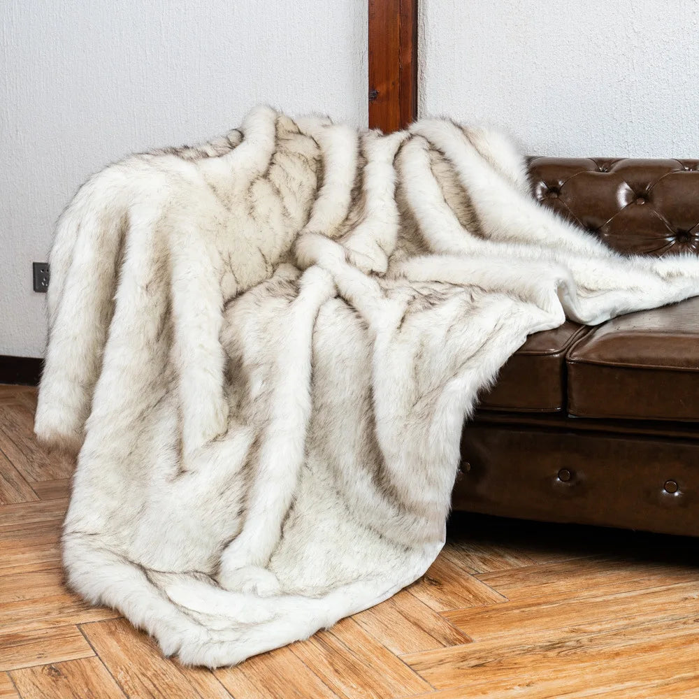 Luxurious Fox Faux-Fur Throw Blanket – Ultra-Soft & Cozy