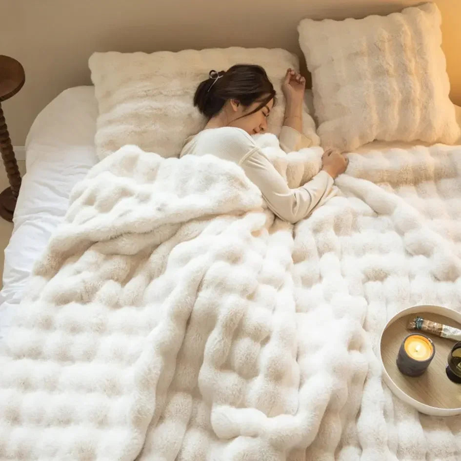 Luxurious Rabbit Faux Fur Throw Blanket - Ultra-Soft & Plush