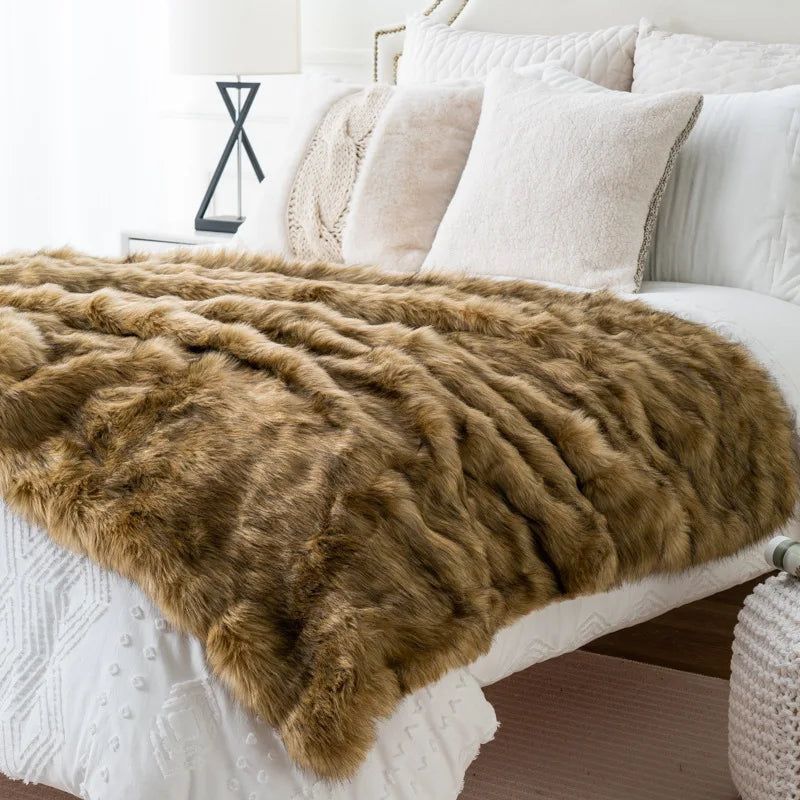 Luxurious Fox Faux-Fur Throw Blanket – Ultra-Soft & Cozy