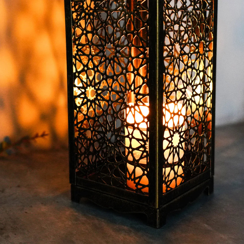 Japanese Cage Lantern — Elegant Vintage-Style Light in an Intricate Wire Cage