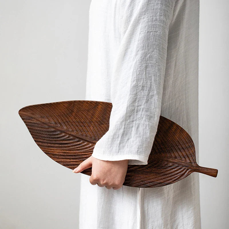 Elegant Walnut Leaf Plate