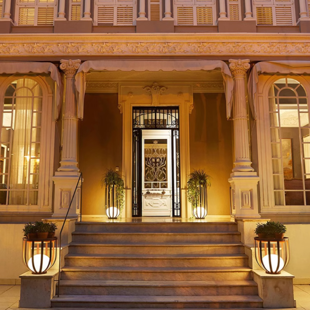 Solar Flower LED Garden Light on Stand - Outdoor Solar-Powered Decor