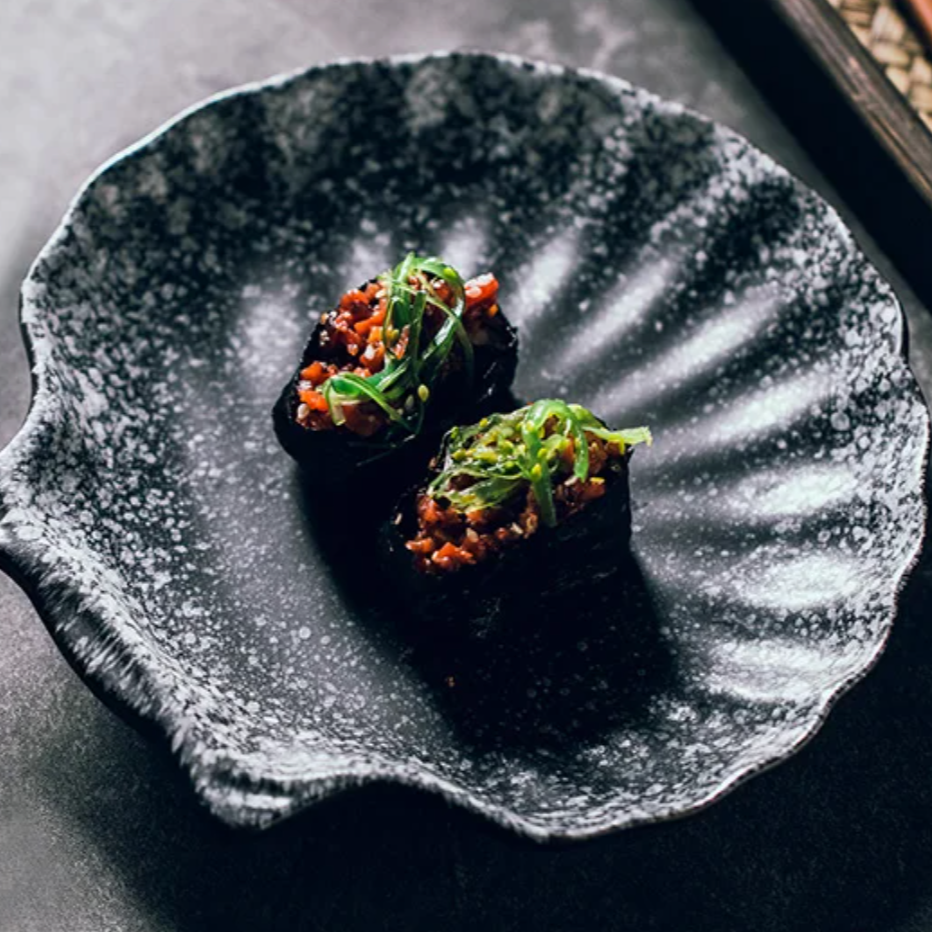 Elegant Shell Plates – Coastal-Inspired Dinnerware