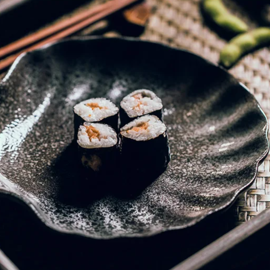 Elegant Shell Plates – Coastal-Inspired Dinnerware