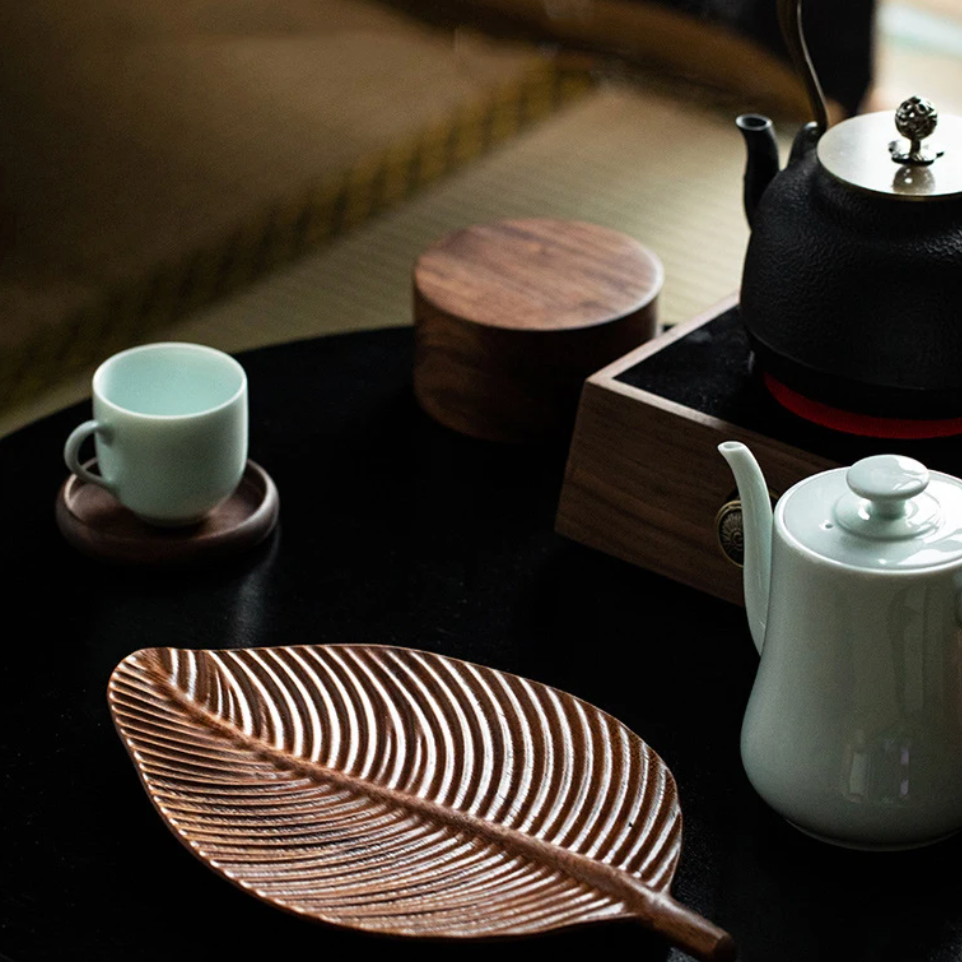 Elegant Walnut Leaf Plate