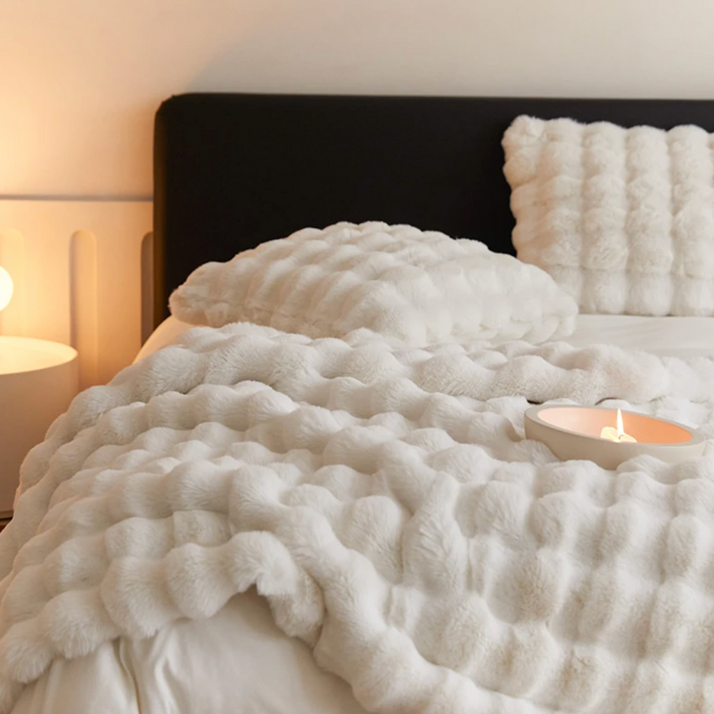 Luxurious Rabbit Faux Fur Throw Blanket - Ultra-Soft & Plush