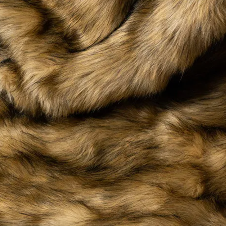 Luxurious Fox Faux-Fur Throw Blanket – Ultra-Soft & Cozy