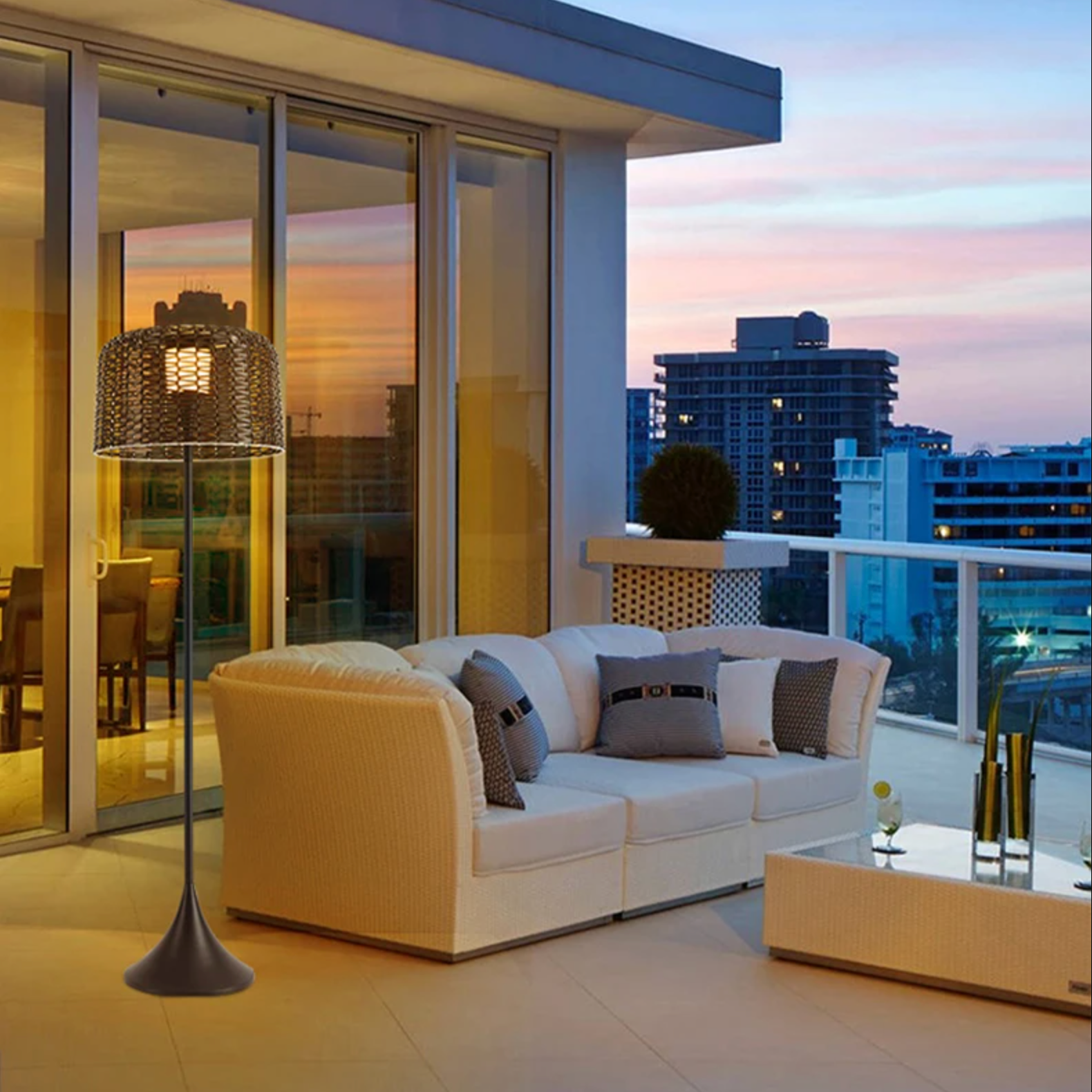 Solar-Woven Floor Lamp: Eco-Friendly Ambient Lighting for Any Space