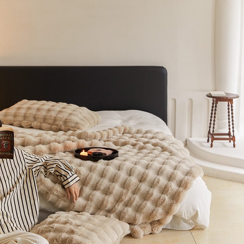 Luxurious Rabbit Faux Fur Throw Blanket - Ultra-Soft & Plush