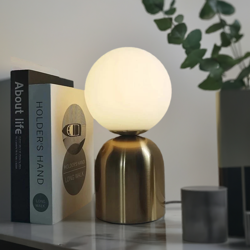 Nordic Iron Lamp - Sleek Minimalist Lighting