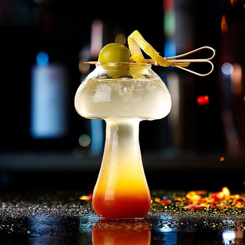 Elegant Mushroom Cocktail Glass for Gourmet Sipping and Stylish Entertaining