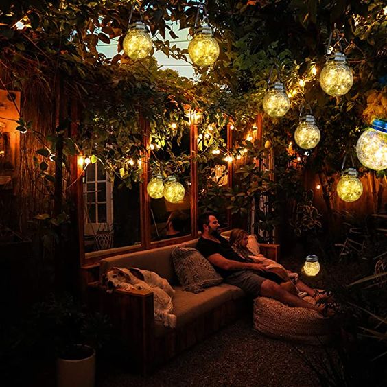 Solar Glass Globe Lantern – Elegant Solar-Powered Garden Light